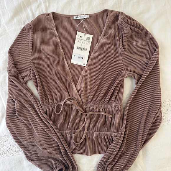 Zara Women’s Taupe Pleated Peplum long sleeve top NWT - Picture 2 of 5